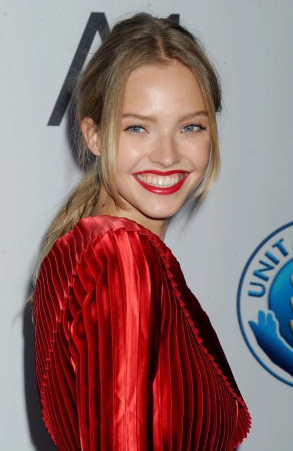 Лусс саша, Модель саша лусс, Sasha luss