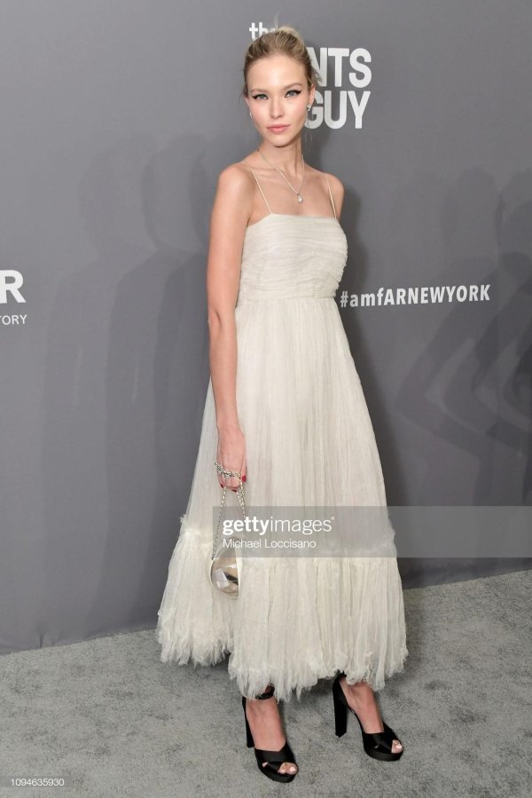 Саша лусс amfar