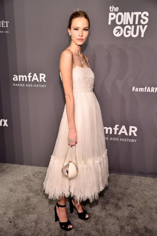 Саша лусс amfar