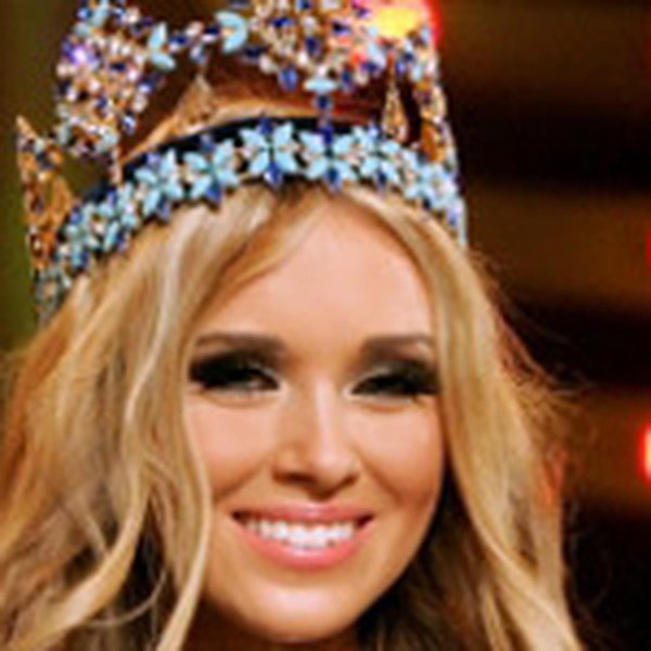Эффектная мисс россия Ксения Сухинова в короне