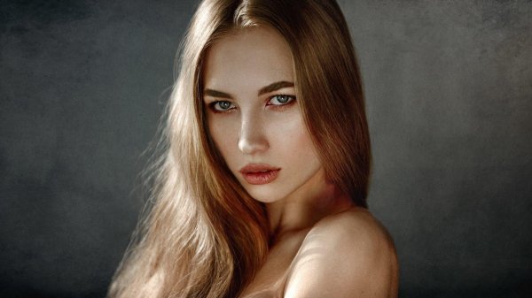Очаровательная модель Мария в портретной фотосессии Чернядьева