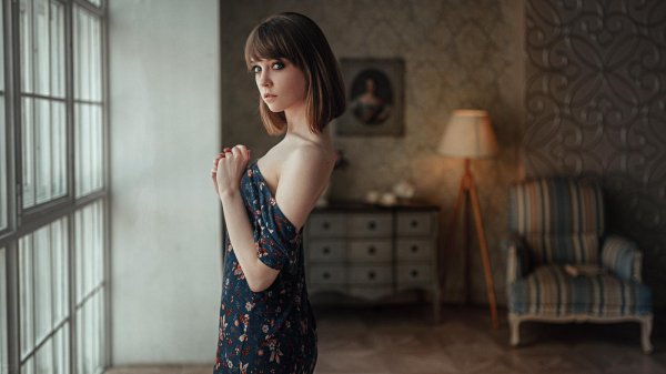 Привлекательная модель Ольга Пушкина в стильной фотосессии