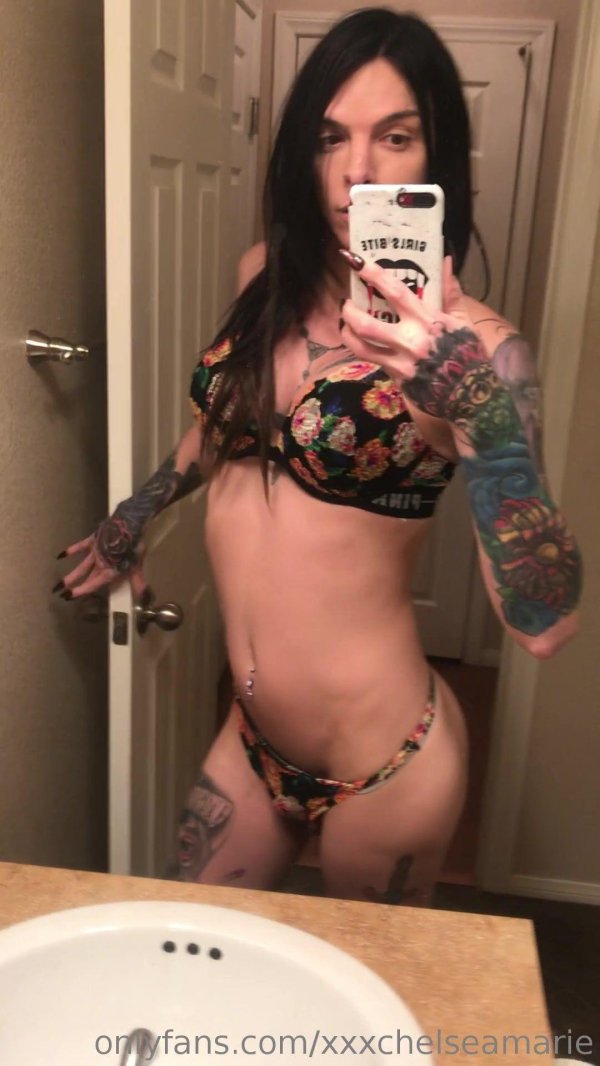Chelsea Marie очаровывает стильным образом