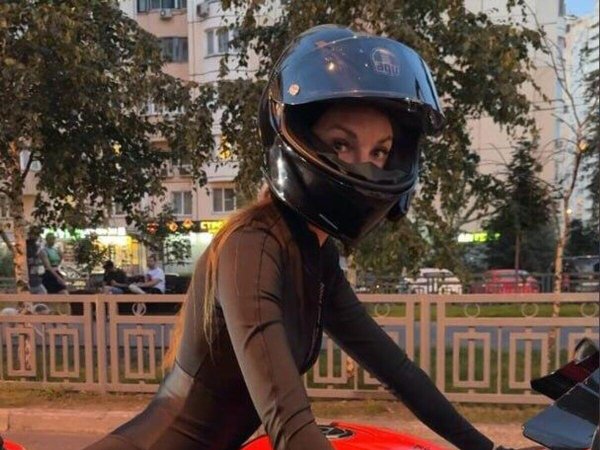 Красавица Татьяна Озолина в мощном байкерском образе