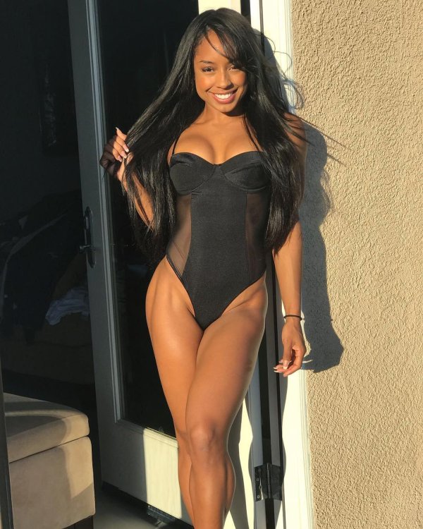 Qimmah russo, Quimmah russo, Девушка