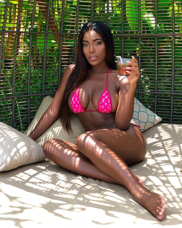 Монифа янсен, Монифа дженсен monifa jansen, Монифа дженсен