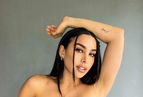 Элегантная Georgina Rodriguez в стильном образе