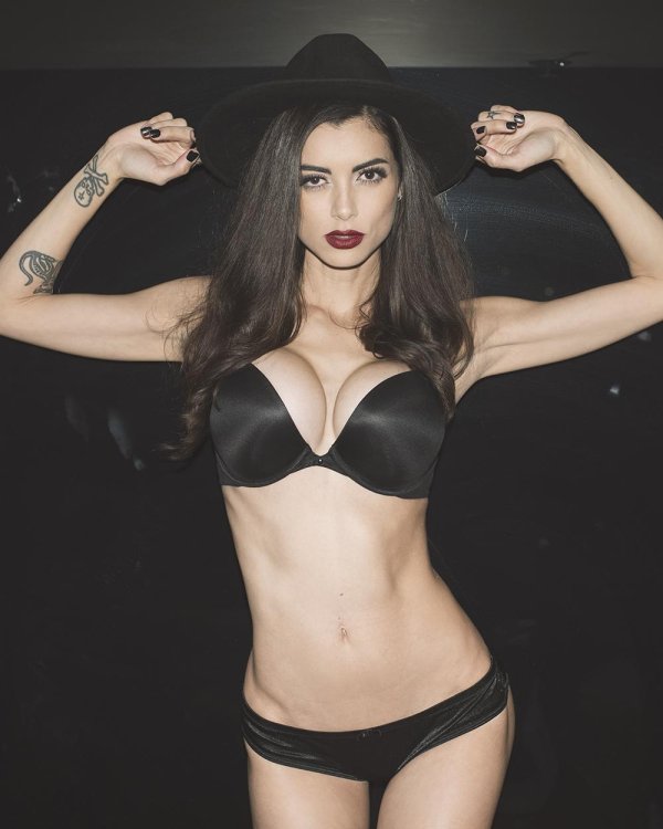 Leeanna vamp