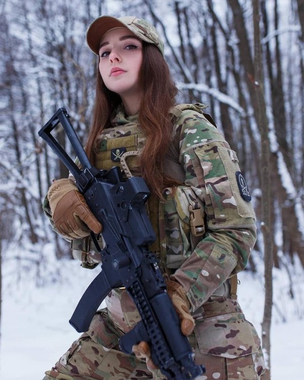 Елена делигиоз в военной форме, Елена делигиоз, Елена делигиоз страйкбол
