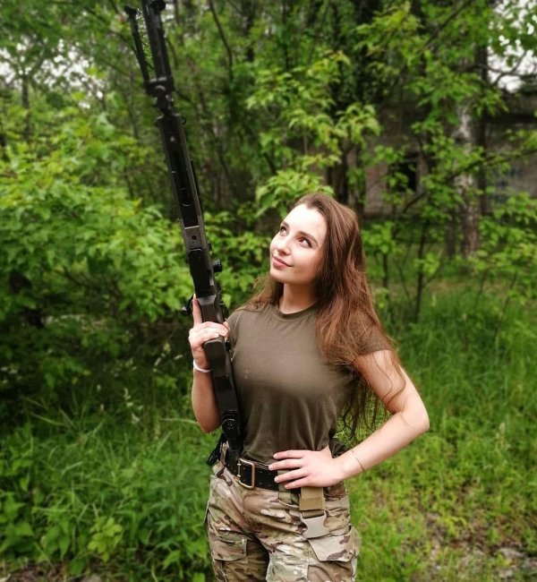 Елена делигиоз страйкбол, Елена делигиоз в военной форме, Елена делигиоз