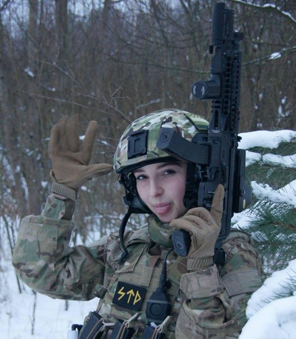 Елена делигиоз страйкбол, Девушка военная, Елена делигиоз