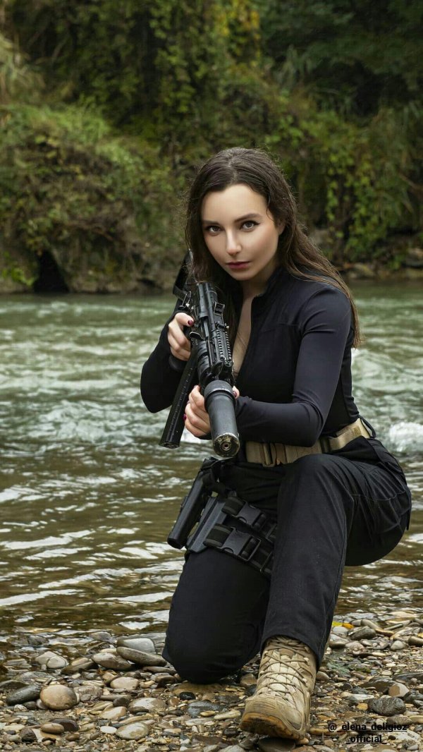 Делигиоз елена, Елена делигиоз в военной форме, Елена делигиоз