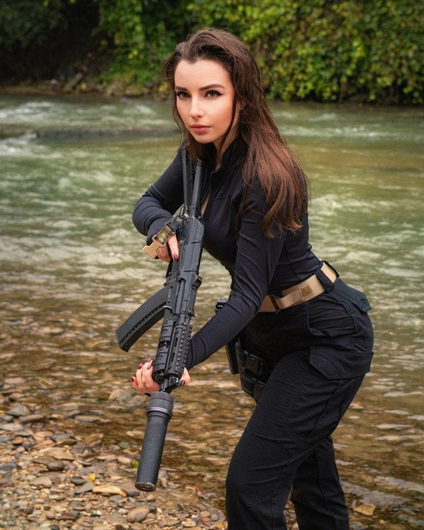 Елена делигиоз, Делигиоз елена, Девушка